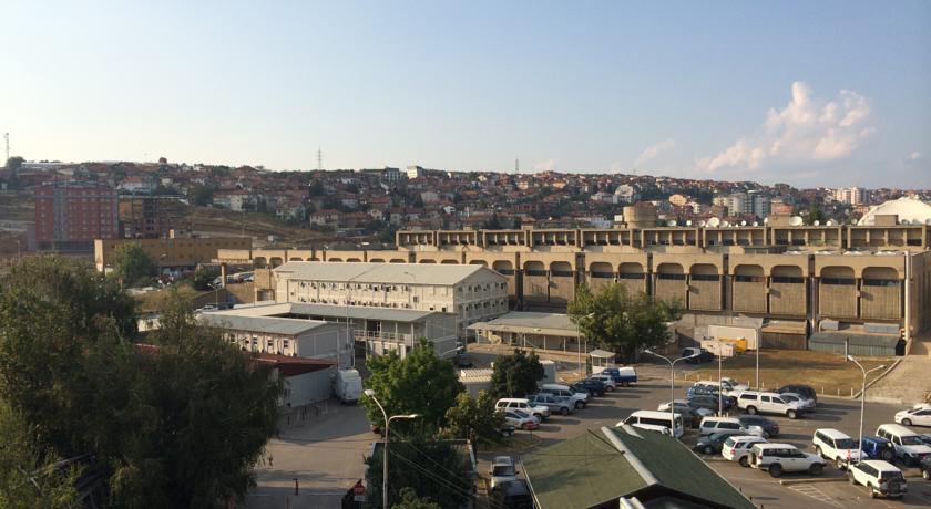 Hotel Real Pristina Exterior foto